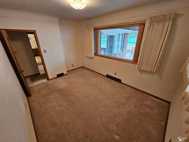 15723 Pleasant Avenue, Allen Park, MI 48101