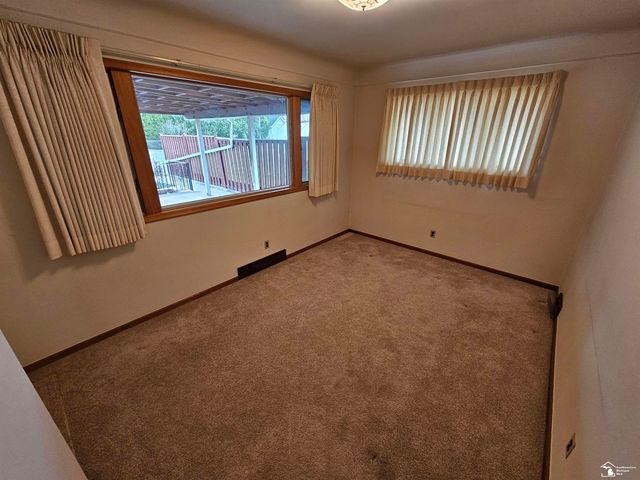 15723 Pleasant Avenue, Allen Park, MI 48101