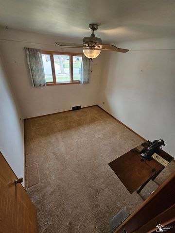 15723 Pleasant Avenue, Allen Park, MI 48101