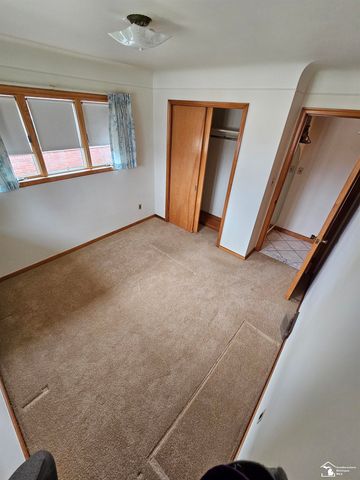 15723 Pleasant Avenue, Allen Park, MI 48101