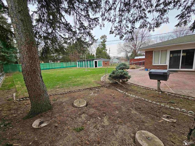 15723 Pleasant Avenue, Allen Park, MI 48101