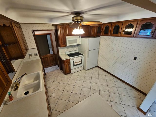 15723 Pleasant Avenue, Allen Park, MI 48101