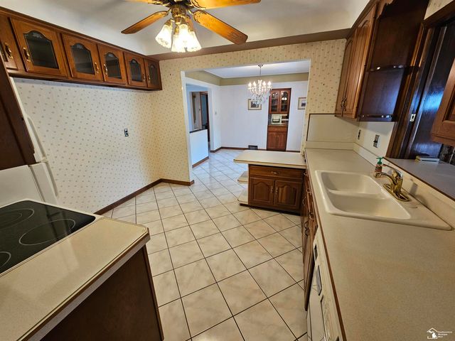 15723 Pleasant Avenue, Allen Park, MI 48101