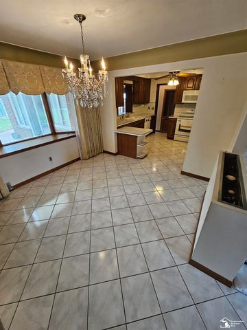 15723 Pleasant Avenue, Allen Park, MI 48101