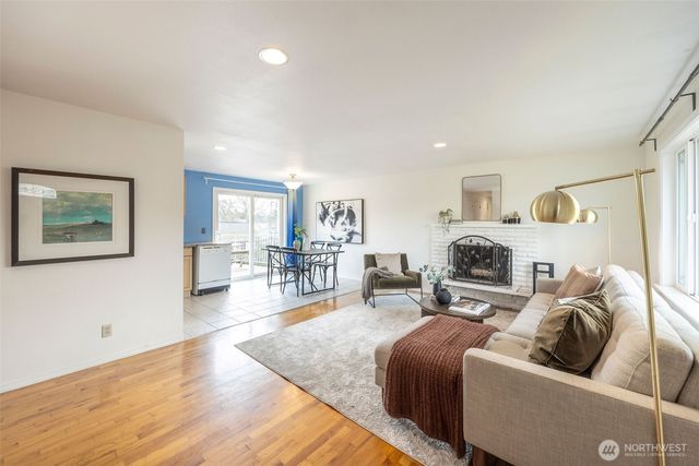 10020 18th Avenue SW, Seattle, WA 98146