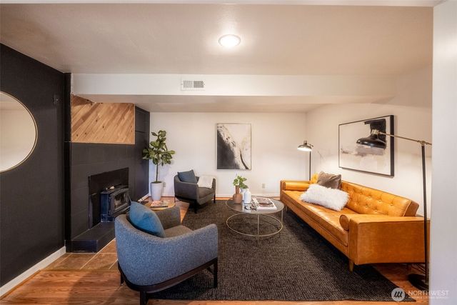 10020 18th Avenue SW, Seattle, WA 98146