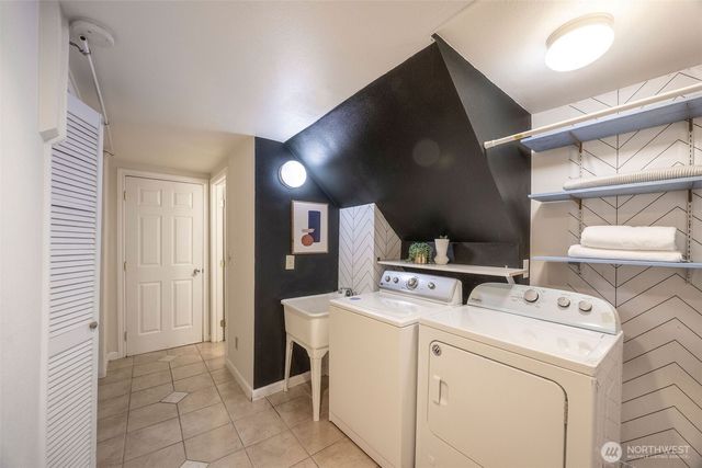 10020 18th Avenue SW, Seattle, WA 98146