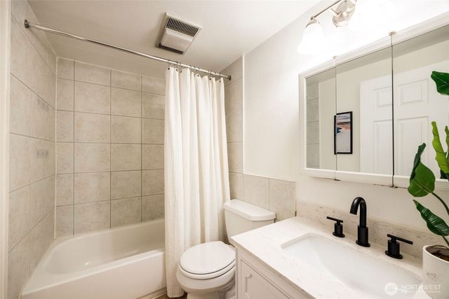 10020 18th Avenue SW, Seattle, WA 98146