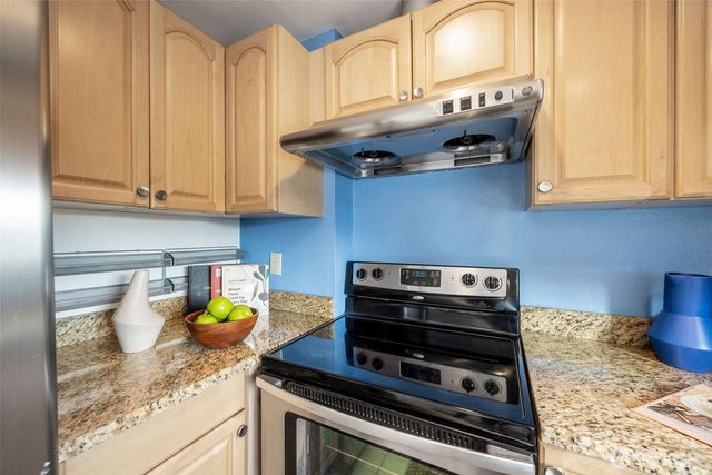 10020 18th Avenue SW, Seattle, WA 98146