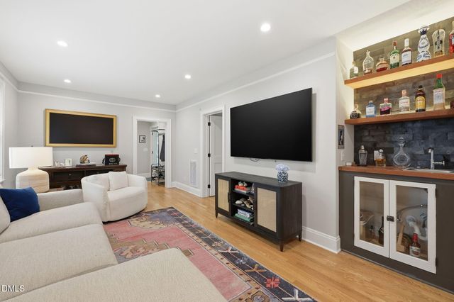 1106 Glenwood Avenue, Raleigh, NC 27605