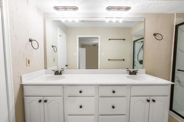 7202 Benwich Circle, Houston, TX 77095