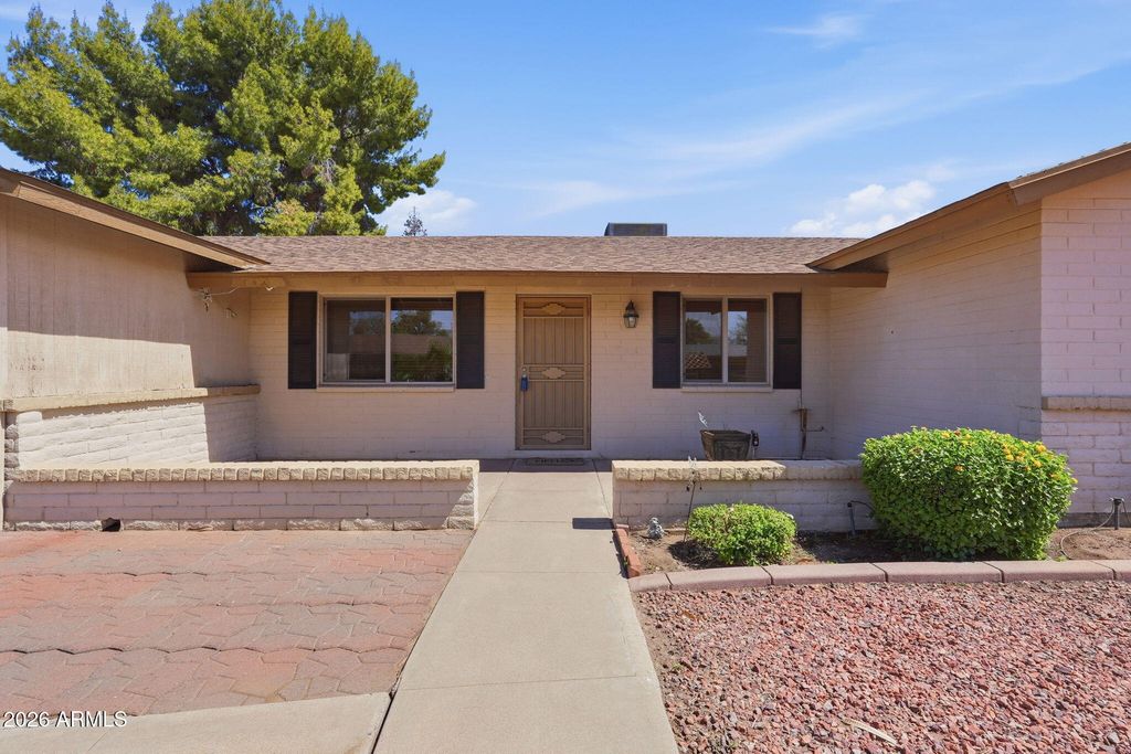 Image 4 of property listing at 1854 E DOWNING Street, Mesa, AZ 85203