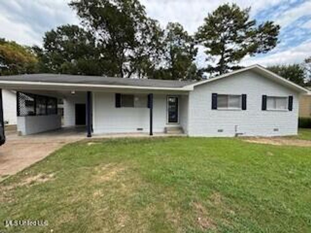 2006 Country Club Drive, Yazoo City, MS 39194