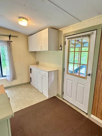 4 Reservoir Road, Brattleboro, VT 05301