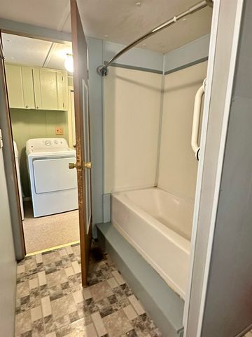 4 Reservoir Road, Brattleboro, VT 05301