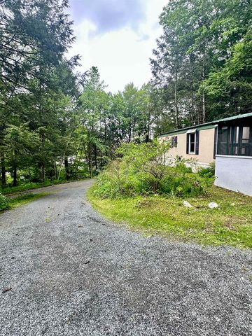 4 Reservoir Road, Brattleboro, VT 05301