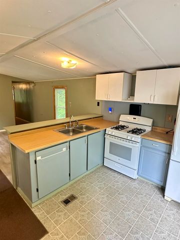 4 Reservoir Road, Brattleboro, VT 05301