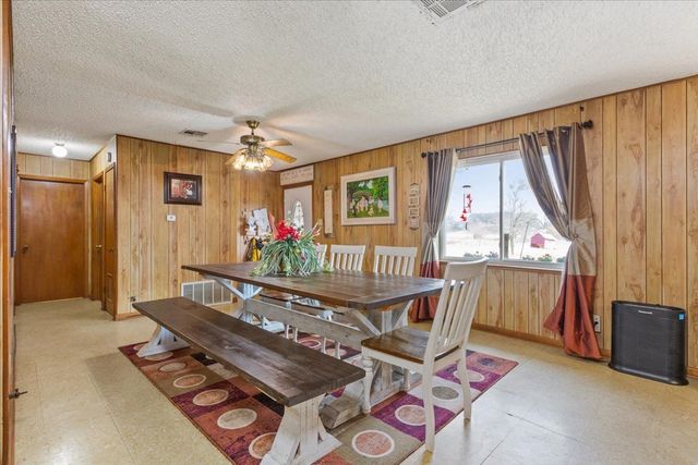 1832 W White Oak Road, West, TX 76691