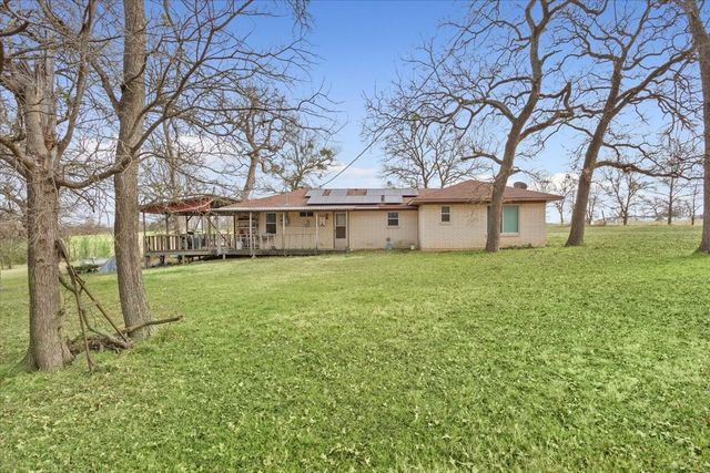 1832 W White Oak Road, West, TX 76691