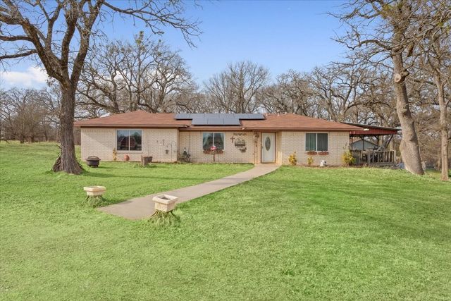 1832 W White Oak Road, West, TX 76691