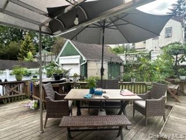 35-20 Utopia Parkway, Flushing, NY 11358