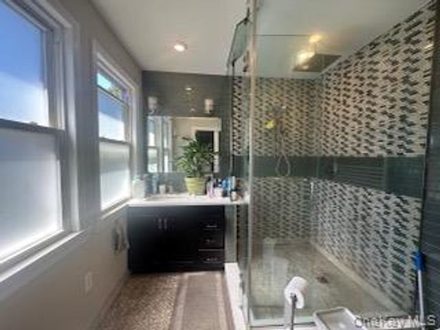 35-20 Utopia Parkway, Flushing, NY 11358