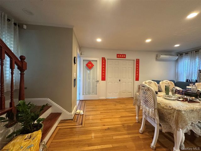 35-20 Utopia Parkway, Flushing, NY 11358
