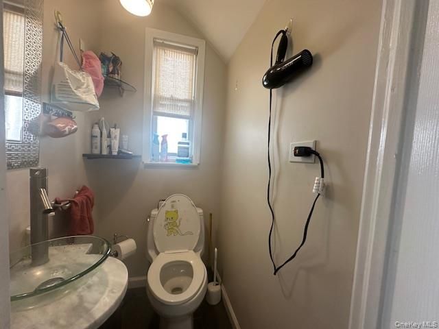 35-20 Utopia Parkway, Flushing, NY 11358