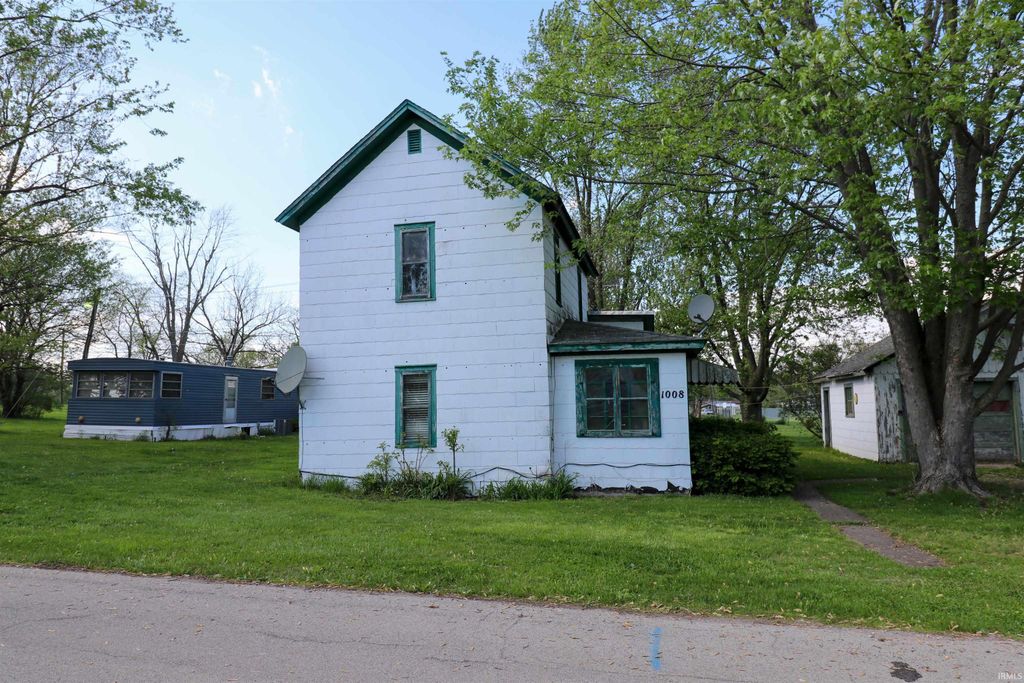 1008 W Elm Street, Hartford City, IN 47348