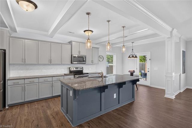 2460 Dog Leg Drive, Winston-salem, NC 27103