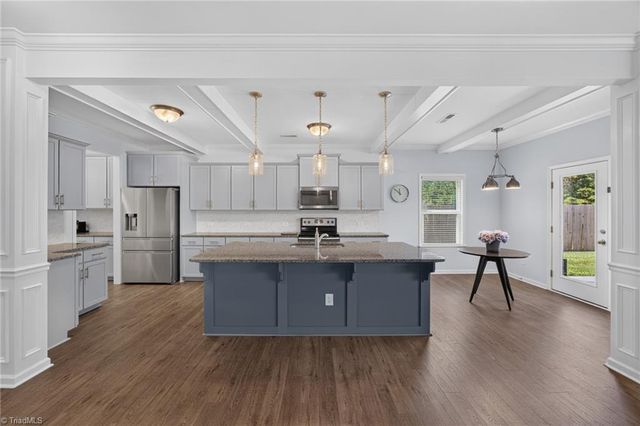 2460 Dog Leg Drive, Winston-salem, NC 27103