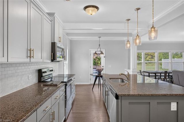 2460 Dog Leg Drive, Winston-salem, NC 27103