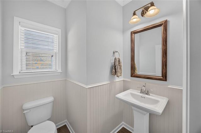 2460 Dog Leg Drive, Winston-salem, NC 27103