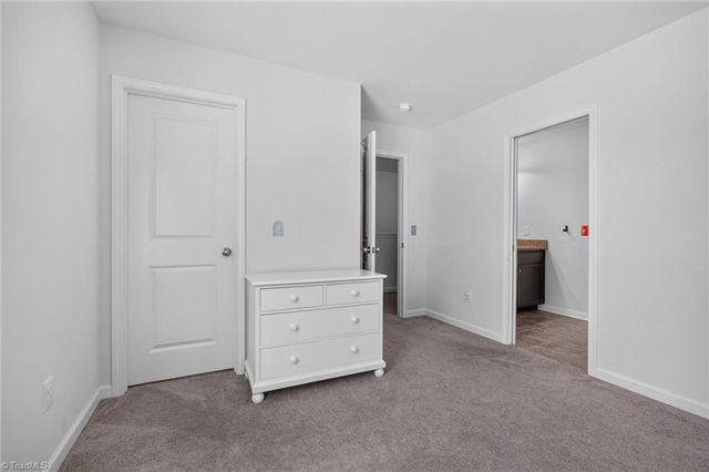 2460 Dog Leg Drive, Winston-salem, NC 27103