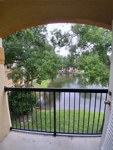 5620 PINNACLE HEIGHTS CIRCLE 303, Tampa, FL 33624