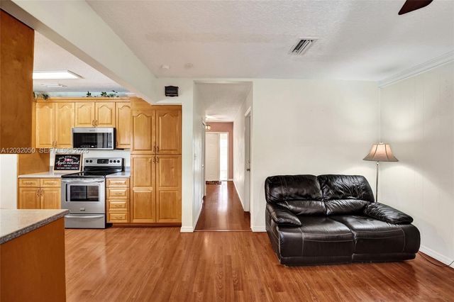 7421 NW 8th Court, Plantation, FL 33317