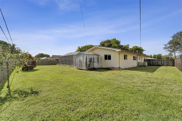 7421 NW 8th Court, Plantation, FL 33317