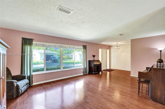 7421 NW 8th Court, Plantation, FL 33317