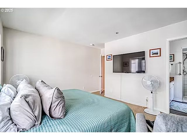 1123 N HIGHWAY 101 18, Depoe Bay, OR 97341