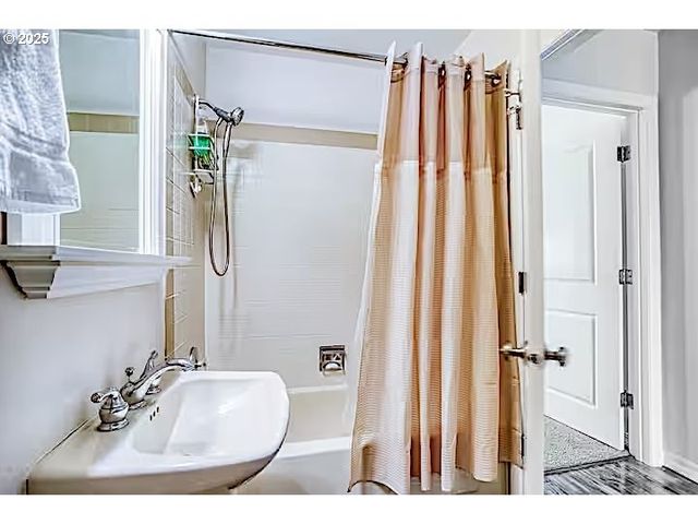 1123 N HIGHWAY 101 18, Depoe Bay, OR 97341