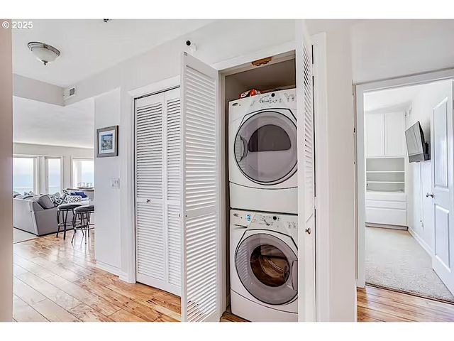 1123 N HIGHWAY 101 18, Depoe Bay, OR 97341