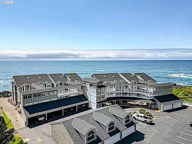 1123 N HIGHWAY 101 18, Depoe Bay, OR 97341