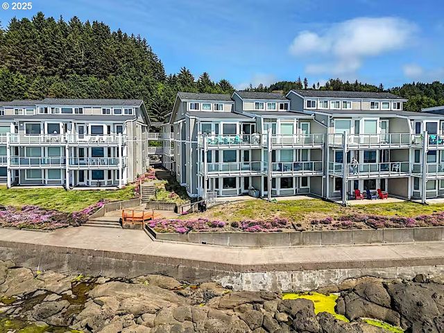 1123 N HIGHWAY 101 18, Depoe Bay, OR 97341