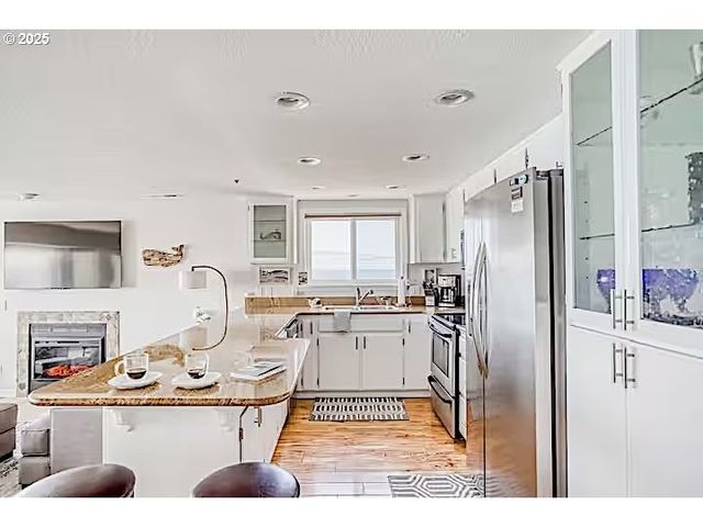 1123 N HIGHWAY 101 18, Depoe Bay, OR 97341