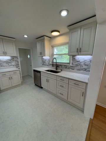 7450 Webster Street, Downers Grove, IL 60516