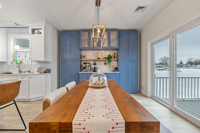 86 Ocean View Ave, Swansea, MA 02777