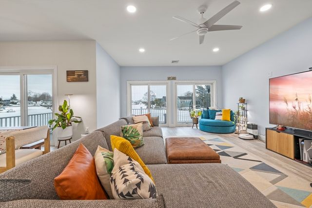 86 Ocean View Ave, Swansea, MA 02777