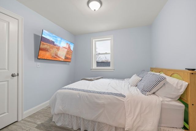 86 Ocean View Ave, Swansea, MA 02777