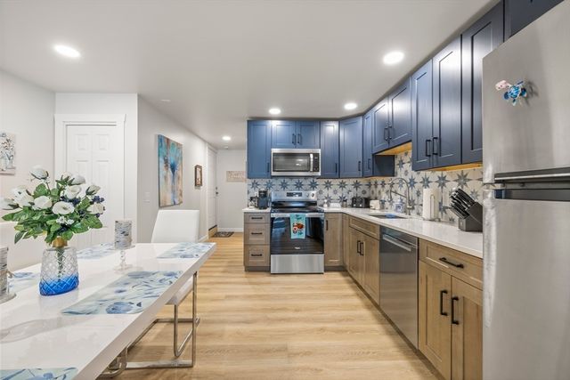 86 Ocean View Ave, Swansea, MA 02777