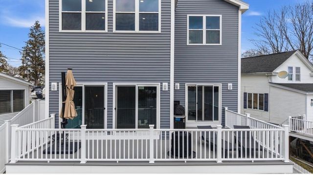 86 Ocean View Ave, Swansea, MA 02777